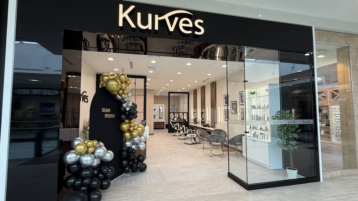 Kurves Beauty Salon — Kingsway Mall in Edmonton — Retail salon build-out & tenant improvement